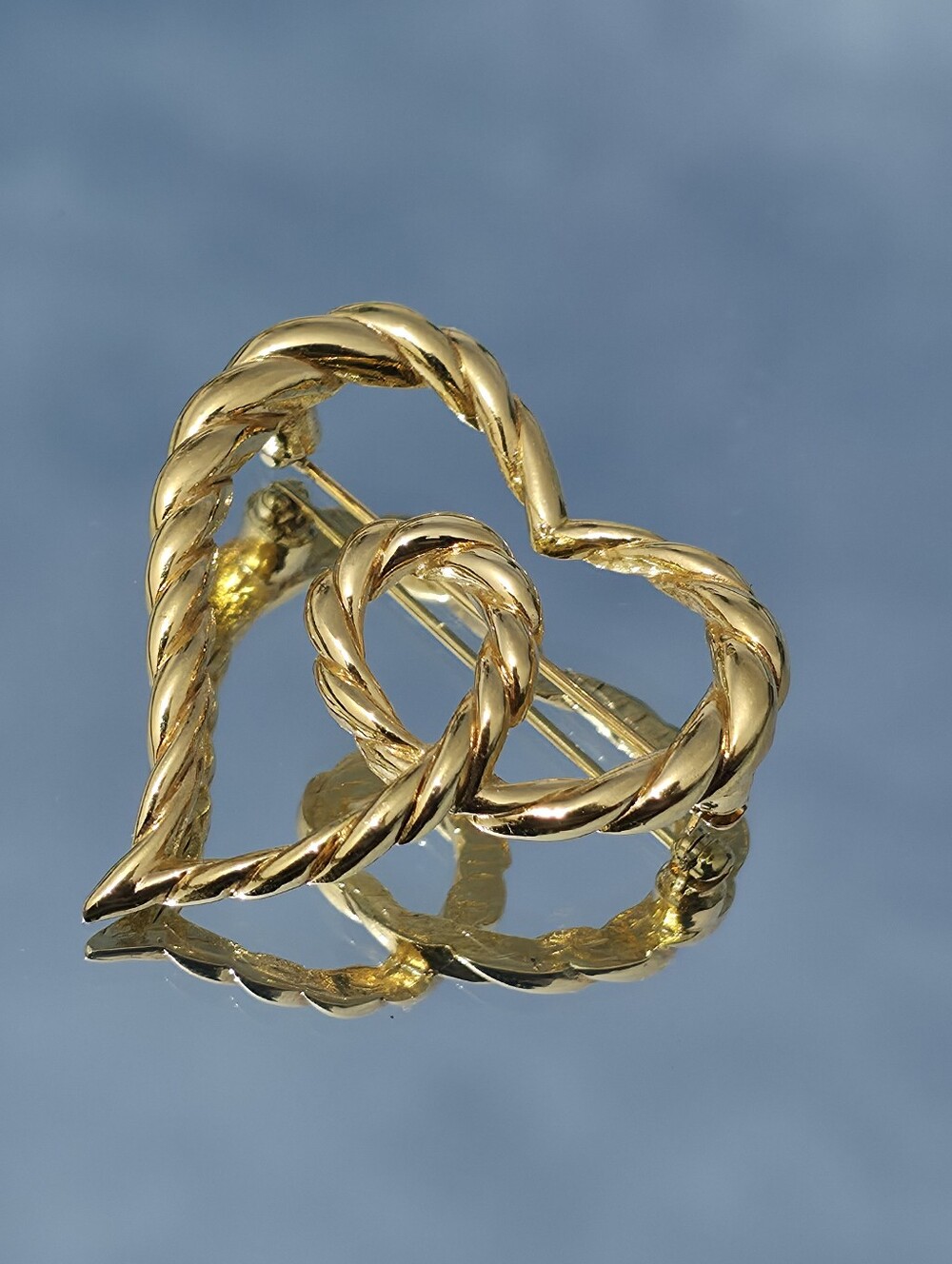 RARE 1980s Nina Ricci Interlocking Ribbon Heart Brooch